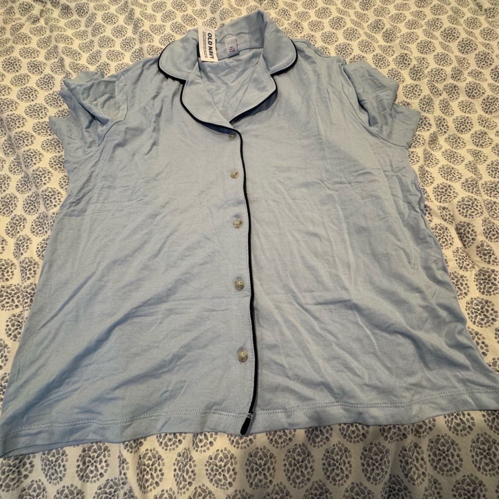 Brand new-Old Navy women’s pajama set. XS.